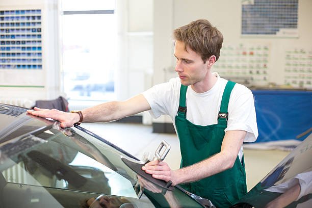 Windshield Repair Near Me Orange County CA Lakewood Mobile Auto Glass